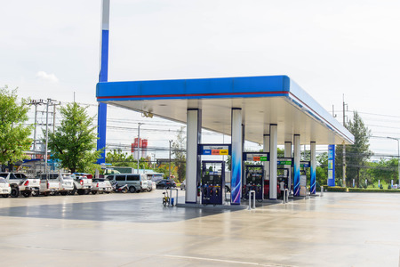 Nakhon pathom , Thailand -  5 June, 2019 : Time lapse of car coming to refuel oil in PTT petrol stationのeditorial素材