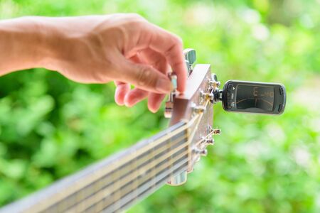 guitar tuners tool / tuning guitar strings notes