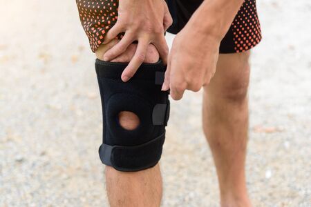 Sports Anti-Slip Knee/ The man wearing the Kneepad Leggings Sportsの写真素材