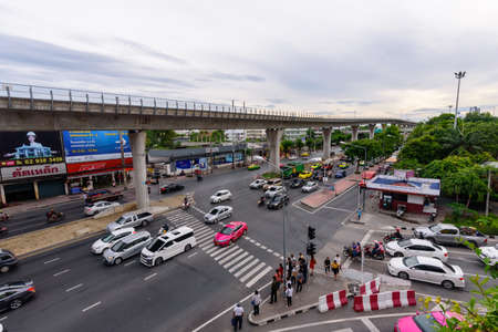 Bangkok , Thailand -  2 August, 2020 : a lot traffic car front side of The mall bangkae shopping centerのeditorial素材