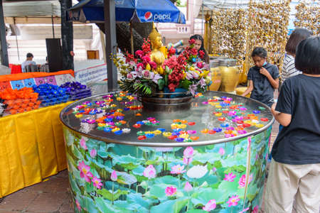 Nakhonpathom, Thailand - 31 October, 2020: A lot people in Praying Homang to Phrapathom Chedi eventのeditorial素材