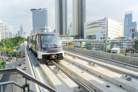 Bangkok,Thailand - 19 Decemmber, 2020: Electric train golden line coming to Charoen Nakhon stationのeditorial素材