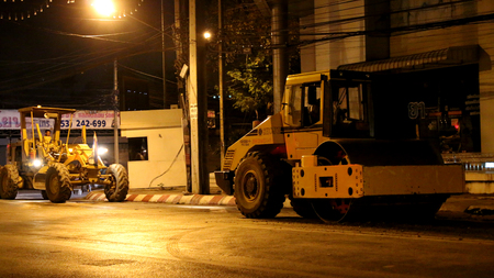 Chiangmai, Thailand - April 25, 2016: Road construction at night. Chiang Mai,Thailand.のeditorial素材