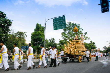 CHIANG MAI THAILAND -May 22,2017 : Procession Buddha,Inthakhin traditional Offerings of flowers.An unidentified women are offerings flowers to the traditional city pillar shrine in Chiangmai Thailandのeditorial素材