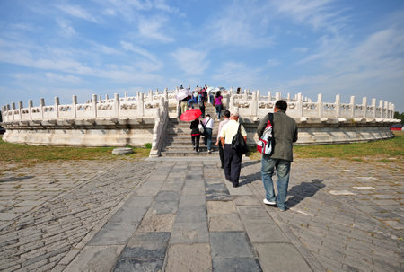 BEIJING. CHINA - SEPTEMBER 22, 2009: Tourists at The Yuanqiu circular altar at the Temple of Heaven, Beijing China.のeditorial素材