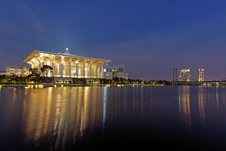 Night view of Tuanku Mizan Zainal Abidin Mosque in Putrajaya, Malaysia.の写真素材