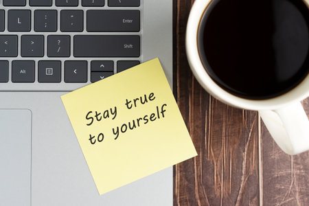 Stay true to yourself inspirational quotes on adhesive noteの写真素材