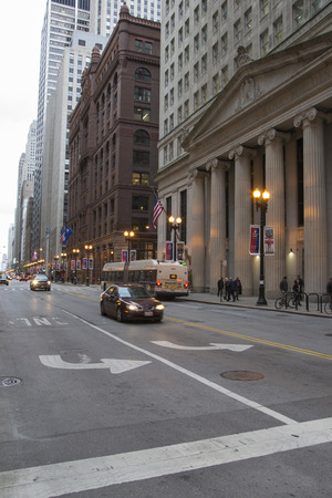 Chicago street just before sunset, USAのeditorial素材