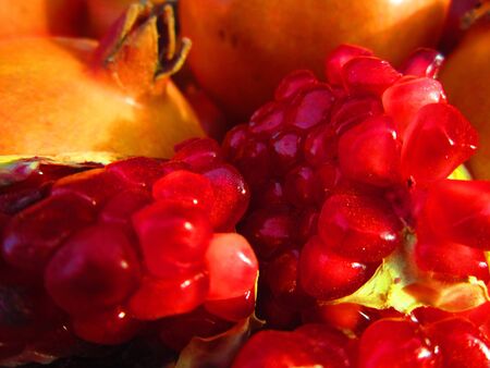 open pomgranate seeds の写真素材