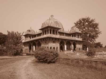 MANER MOSQUE OR BARI DARGAH.SHOT AT MANER, BIHAR, INDIA DURING AFTERNOON HOURS ON 24.11.12.のeditorial素材