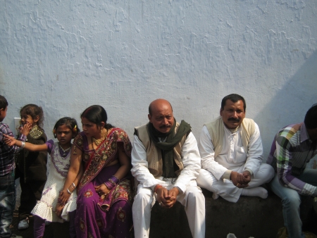 UNIDENTIFIED PEOPLE ATTEND AN MARRIAGE CEREMONY OF NOT SO WELL OF INDIAN. MARRIAGE CEREMONY FOR POOR IS A SIMPLE AFFAIR. SHOT ON AFTERNOON HOURS ON FEBRUARY 13, 2013 AT PATNA, BIHAR, INDIA.のeditorial素材