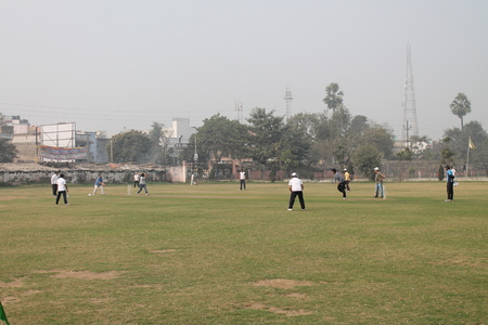 Reserve Bank of India Officers play friendly cricket. Shot at morning hours on 21.02.2015 at Patna, Bihar, India.のeditorial素材
