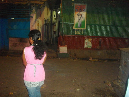 A prostitute. Night life. Travel Sonagachi. Shot at Sonagachi, Kolkata, India on 08.03.15, night hours. Sonagachi is Asia\'s largest red-light district.のeditorial素材