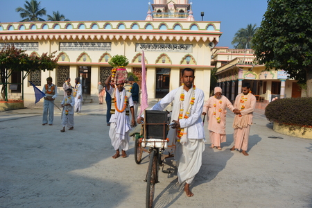 Gaudia temple, Swaroop ganj, Mayapur, Nabadwip, India. ISKCON temple and local activities. Shot on morning, December 28, 2017.  International Society for Krishna Consciousness activities and Mayapur, Nadia District. River Hoogly and Jalangi. Rural religioのeditorial素材