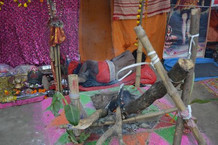 Kolkata, India. 08th January 2018. Naga Sadhus, devotees and rituals at Ganga Sagar Shivir, Outram Ghat transit camp for Ganga Sagar Mela 2018.のeditorial素材