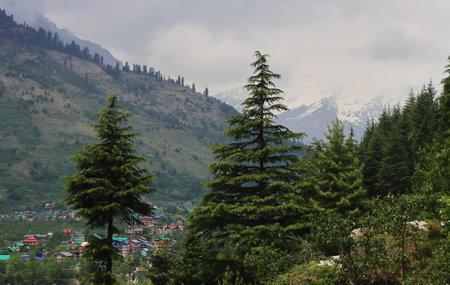 scenic view of snowcapped himalaya mountain range from manali, beautiful hill station located in kullu district in himachal pradesh, indiaの写真素材