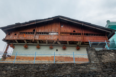 Feb.18th 2024, Uttarakhand India. Vintage Charm: Traditional Himalayan Wood Home in Uttarakhand, Indiaの写真素材