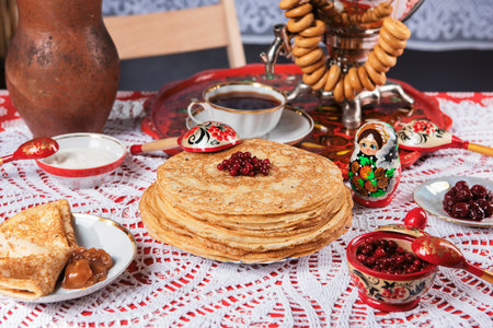 Pancakes with berries and sour creamの写真素材