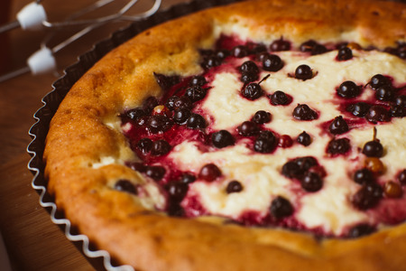 Red and black currant  cakeの写真素材
