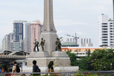 BANGKOK - AUGUST 31: Street life of the big city. Bangkok, Thailand - August 31, 2011.のeditorial素材
