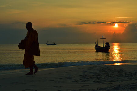 HUA HIN, THAILAND - DECEMBER 12: Hua Hin white sand beach at morning. Hua Hin, Thailand - December 12, 2012.のeditorial素材