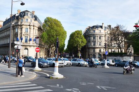 PARIS, FRANCE - MAY 5, 2016: Beautiful streets of Paris crowded with the tourists.のeditorial素材