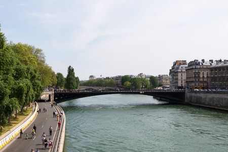 PARIS, FRANCE - MAY 8, 2016: Beautiful streets of Paris crowded with the tourists.のeditorial素材