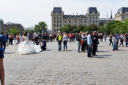 PARIS, FRANCE - MAY 8, 2016: Beautiful streets of Paris crowded with the tourists.のeditorial素材