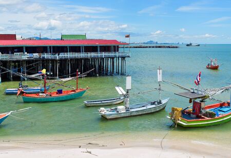 HUA HIN, THAILAND - SEPTEMBER 6, 2015: Beautiful tropical beach in low season.のeditorial素材