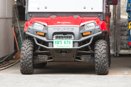 BANGKOK, THAILAND - AUGUST 24, 2016: Road traffic on the street in downtown of Bangkok.のeditorial素材