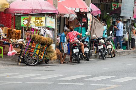 BANGKOK, THAILAND - AUGUST 24, 2016: Road traffic on the street in downtown of Bangkok.のeditorial素材