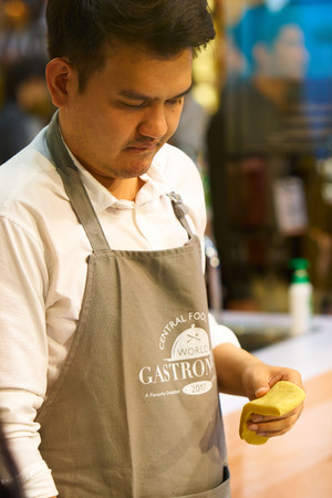 BANGKOK, THAILAND - July 5, 2017: Night food market in downtown of Bangkok near Central World shopping mall.のeditorial素材