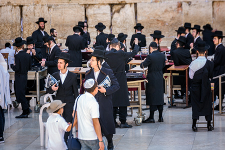 JERUSALEM ISRAEL - JUNE 14, 2017: West Wall and people in old town of Jerusalem.のeditorial素材