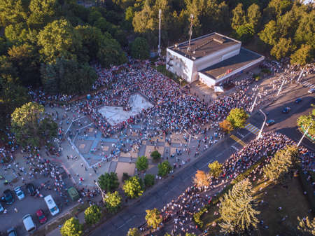 Aerial view on a supporters of presidential candidate Svetlana Tikhanovskaya at her campaign rally in Minsk. Minsk, Belarus - August 06 2020.のeditorial素材