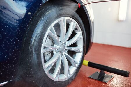 Detailed vehicle cleaning to washing