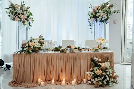 Luxurious wedding presidium in white with silver elements.の写真素材