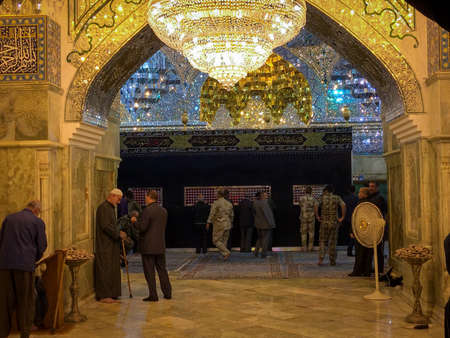 Samarra,  Iraq, 06 09 2019: The al-Askari (Hasan Askari) shrine in the Iraqi city of Samarra. Shrine of Imam al-Hadi and Imam al-Askari.のeditorial素材
