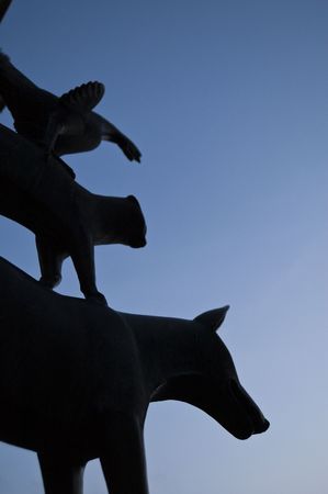 view of the brementown musicians statue in the Bremen City center at duskの写真素材
