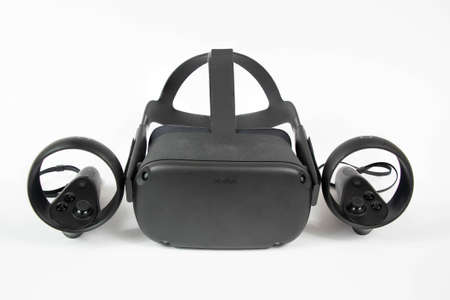CHESTER, UNITED KINGDOM - APRIL 11th 2020: Oculus Quest VR Headset and controllersのeditorial素材