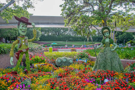 Woody and Bo Peep character topairy displayed at Epcot at part of the Flower and Garden festivalのeditorial素材