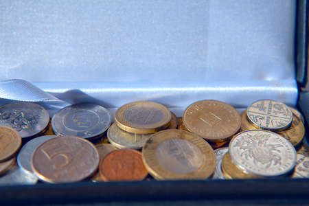 Random coins in a pile