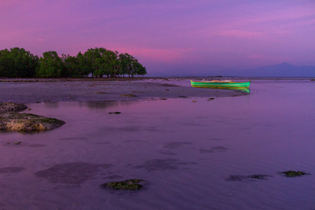 Purple sunset in Palawanの写真素材