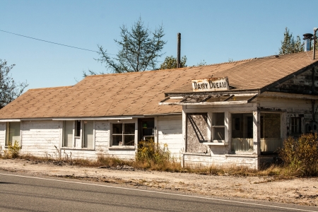 Boarded up abandon dinerのeditorial素材
