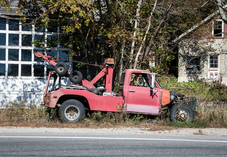 rundown tow truckの写真素材