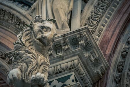 lion siena italyの写真素材