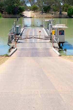 the river murray ferry crossing at morganの写真素材