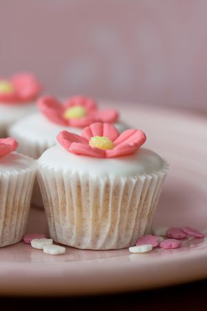 Mini flower cupcakesの写真素材