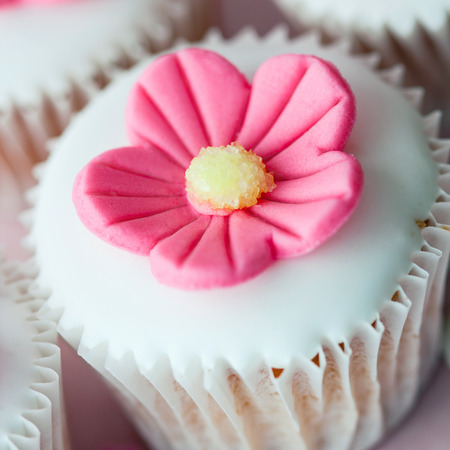 Pink flower cupcakeの写真素材