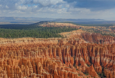 Bryce Canyon National Park, Utah, USA: September 5, 2015: Panoramic View of Bryce Canyon Amphitheaterのeditorial素材