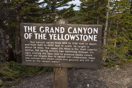 A sign at the Grand Canyon of Yellowstone.のeditorial素材